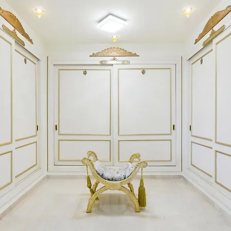 Villa Royal Empire *