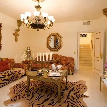 Villa Royal Empire *