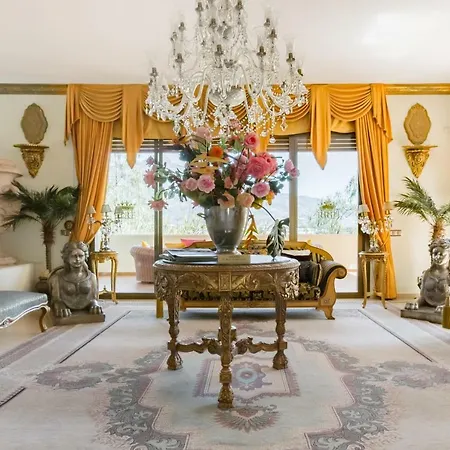 Villa Royal Empire *